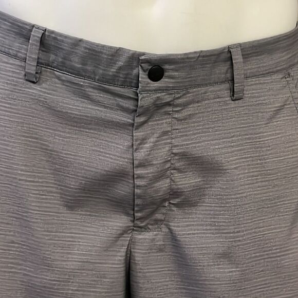 Greg Norman Men’s Heather Gray Golf Shorts- Size 32 - Picture 2 of 14